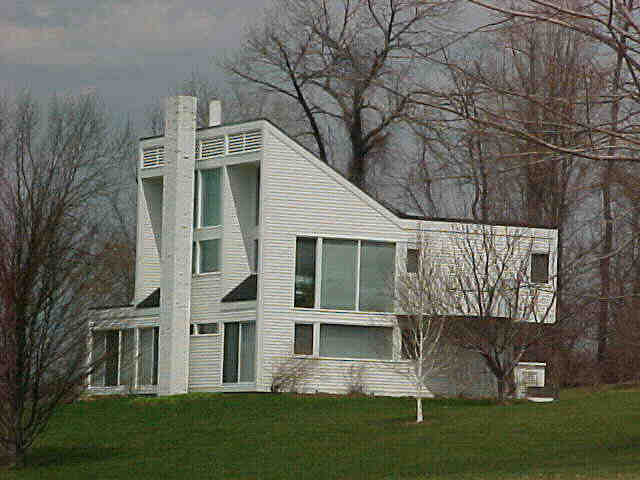 Building photograph for 52 COOPER HILL ROAD